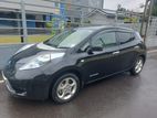 RENT A CAR NISSAN LEAF