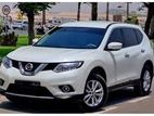 rent a car - Nissan Xtrail hybrid