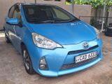 RENT A CAR TOYOTA AQUA