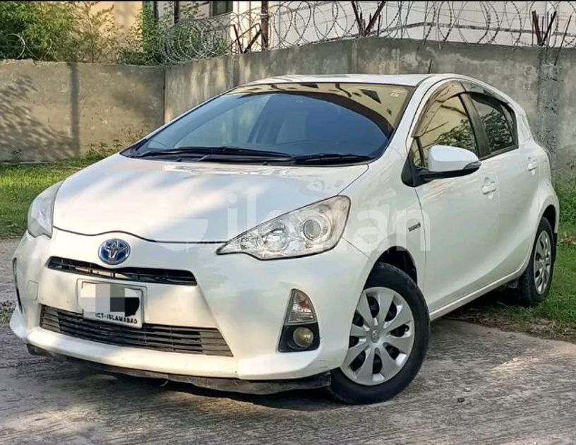 Rent a car Toyota Aqua in Kiribathgoda | ikman