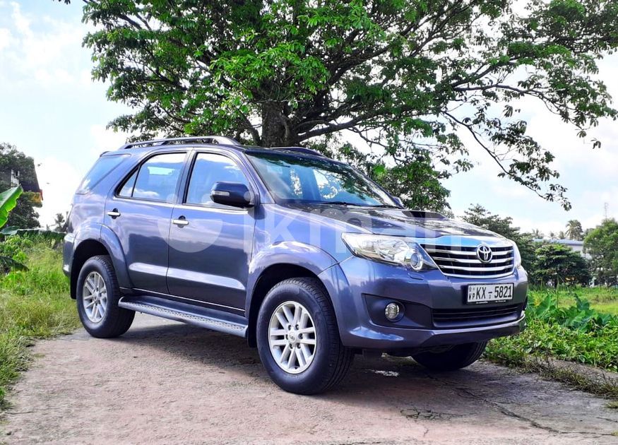 Rent a car Toyota Fortuner in Delgoda ikman