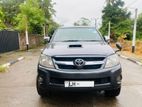 Rent a Car - Toyota Hillux 4WD Smart Cab