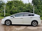 Rent a Car - Toyota Hybrid Axio