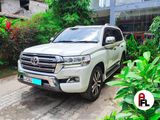 Rent a Car - Toyota Land Cruiser Sahara V8 2016 vx