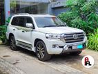 Rent a Car - Toyota Land Cruiser Sahara V8 -CAU
