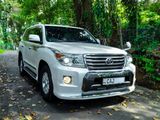 Rent a Car - Toyota Land Cruiser Sahara v8 White