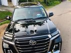 ** Rent A Car - Toyota Land Cruiser V8