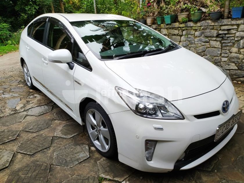 Rent A Car - Toyota Prius in Katunayake | ikman