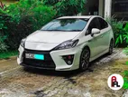 Rent a Car - Toyota Prius G Sport 2015