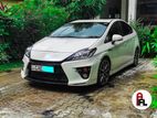 Rent a Car - Toyota Prius G Sport 2015