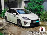 Rent a Car - Toyota Prius G Sport