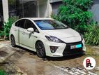 Rent a Car - Toyota Prius GS 2014