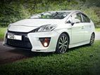 Rent a Car - Toyota Prius GS (2016)