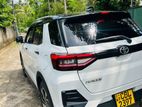 Rent a car - Toyota Raize