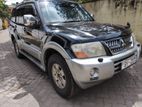 Rent a Jeep - Mitshubishi Montero V6