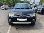 Rent a Jeep - Mitsubishi Montero Sports