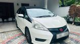 Rent Honda fit hybrid