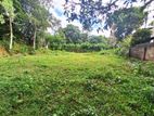 Residential Land for Sale in Lake Road, Akuregoda, Battaramulla