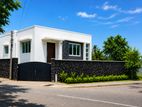 Restaurant or Showroom Space For Rent in Colombo 5