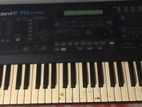 Roland keyboard E70