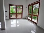 Room For Rent Near University Of Moratuwa ( Katubedda) Only Ladies