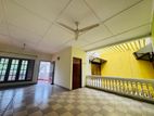 (RR614) House Upstair Unit for Rent in Dehiwala