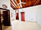 (S1353) House Third Floor Unit for Rent in Kotte, Madiwela