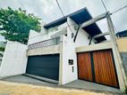 (S195) Super Luxury 3 story house sale in Thalawathugoda Hokandara Rd
