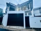 (S454) 2 stotory house for Rent in Battaramulla koswatta junct Pipe rd