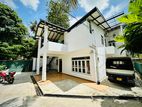 (S671) 20 Perch 8 Bed Two Storey House for Rent in Battaramulla