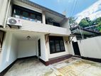 (S716) Two Storey House for Rent in Colombo 5