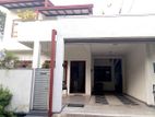 Sale for a Elegant House in Athurugiriya