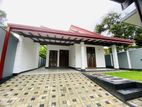 Sale - Super Modern House for in Athurugiriya