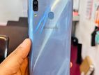 Samsung Galaxy A30 64GB 4GB (Used)