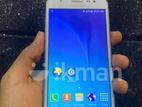 Samsung Galaxy J5 8 Gb (Used)