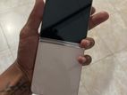 Samsung Galaxy Z Flip 5 (Used)