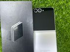 Samsung Galaxy Z Flip 6 12GB 256GB (Used)