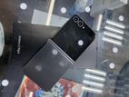 Samsung Galaxy Z Flip 6 256gb (Used)