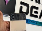 Samsung Z Flip 4 8GB 512GB (Used)