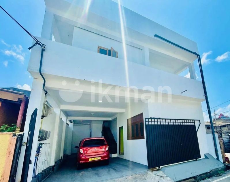 (SDS-660) Valuable Three Storey House for Sale in Rathmalana | ikman