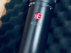 Se Electronics 3200 Condenser Microphone and Accessories