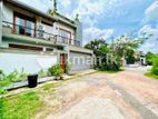 (SE625) Luxury House for Sale on Kalalgoda Road, Thalawathugoda