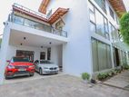 (SE899)31.0 perches Luxurious 5-Bedroom House for Sale in Nugegoda