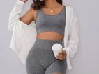 Seamless solid color athletic set