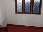separate 3 room house for rent in rathmalana (65w(