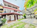 Separate 3 story house Battaramulla