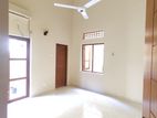 separate two story house for rent in mountlavinia