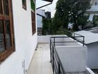 separate upstairs house for rent in moratuwa