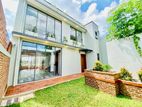 (SH1490) Modern Luxury Three Storey House for Sale in Moratuwa Katubedda