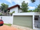 (SH1545) Three Storey House for Sale in Pelawatta akuregoda junction